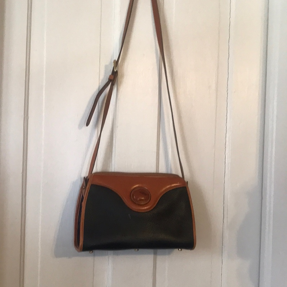 Vtg. Doonyey Bourke genuine leather shoulder bag, Size: 11X8X3 1/2